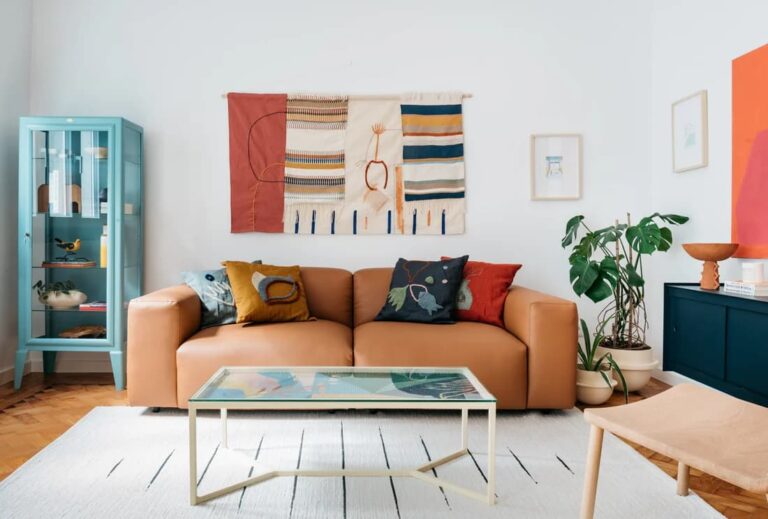 un-salon-bien-range-et-agreable-a-vivre-634404